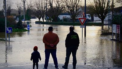 Western France floods deepen after 35 days of rain