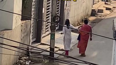 This 10-Second Gesture for a Sanitation Worker Is Going Viral for All the Right Reasons