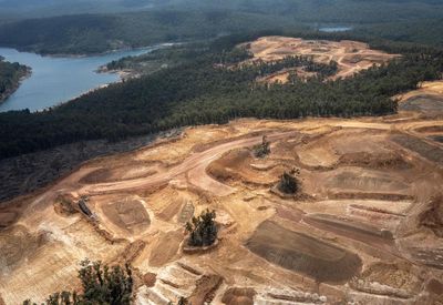 Australia-US minerals deal underpinned decision to allow Alcoa to keep clearing WA forest, document reveals