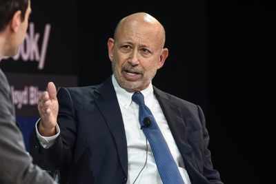 Former Goldman Sachs CEO Lloyd Blankfein says Peter Thiel is wrong: College is worth it because it makes you a 'complete person'