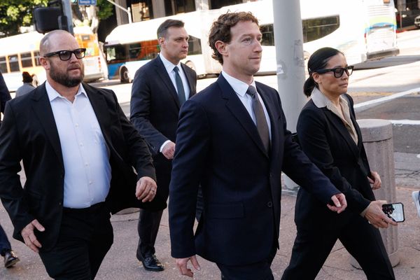Mark Zuckerberg’s entourage threatened with contempt for wearing Meta AI glasses into a no-recording courtroom