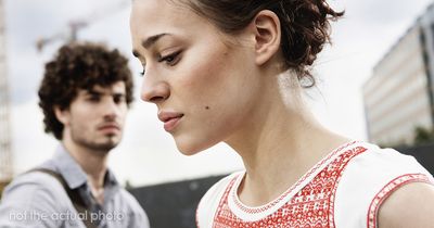 Woman Realizes How Controlling Her BF Is After He Allows Her To go To A Friend’s Wedding