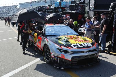 Two NASCAR Cup car chiefs ejected after Atlanta inspection failures