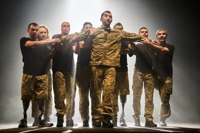 Photos show Ukrainian war veterans as they find healing and hope under the stage lights