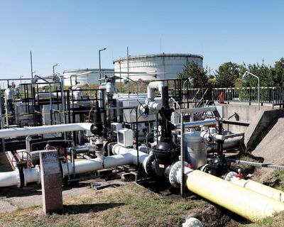 Ukraine war briefing: Hungary threatens to block €90bn EU loan to Kyiv in oil row