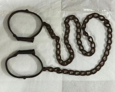 Antiques auction selling neck shackles accused of ‘profiting from slavery’