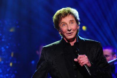 Barry Manilow forced to cancel shows as he shares 'depressing' health update