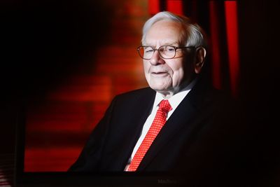 Warren Buffett’s Last Investment Was This Stock. Should You Follow the Oracle and Buy It Too?