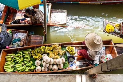 5 Reasons to Shop at Ethnic Markets for Produce