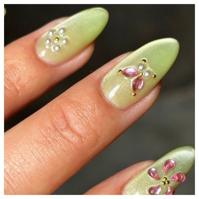 The 10 Best Nail Looks of the Week Prove Florals for Spring Can Actually Be Groundbreaking