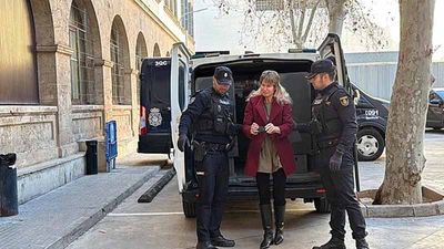 Social media influencer arrested accused of trying to kill husband by drugging his wine