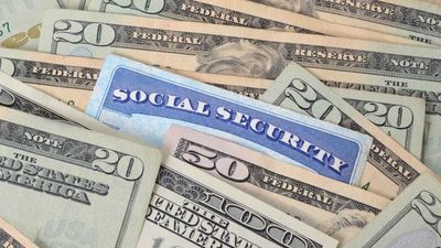 6 Reasons Retirees on Social Security Should Pay Taxes as Early as Possible