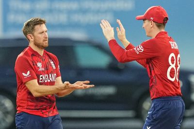 England clinches 12th consecutive T20 win over Sri Lanka