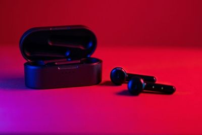 Why Your Current Earbuds Suddenly Sound “Bad” Compared to New 2026 Models