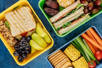 5 Ways to Save on School Lunches This February