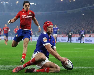 Bielle-Biarrey and France power past Italy to keep Six Nations grand slam plans on track