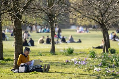 London set to bask in warm sunshine with temperature hitting 17C after weeks of winter gloom
