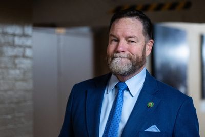 Florida officials, lawmakers probe stalled Medicaid application