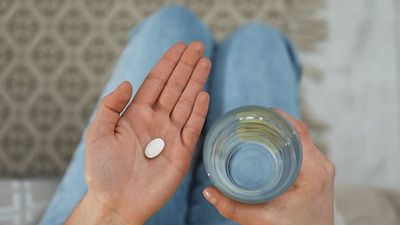 What is the ‘paracetamol challenge’ that is worrying health experts?