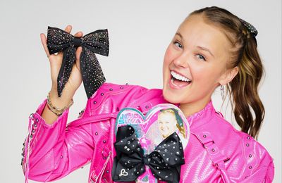 JoJo Siwa wants signature bows to inspire new generation