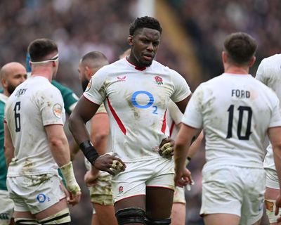 England expected to field second-string XV against Fiji due to travel schedule chaos