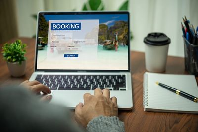 Spring Break Pricing Scam: Why Booking Your March Flight Today is a $400 Mistake