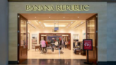 5 Banana Republic Factory Items Smart Seniors Should Stock Up On for Spring
