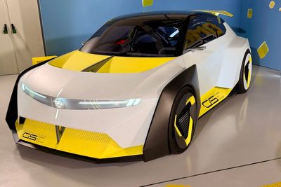 New Vauxhall Corsa GSE – the 90s hot hatch legend is back and this time it’s electric