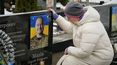 Macron calls on partners to 'lift caveats' on security guarantees for Ukraine