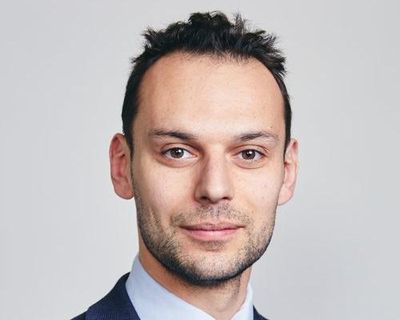 Minister under investigation over targeting of reporters makes late donation declaration