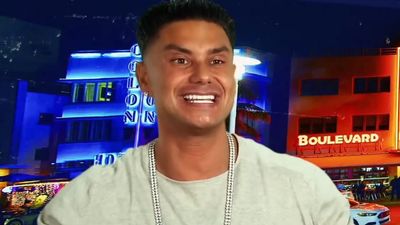 How Jersey Shore's Pauly D Got A Fan To Apologize After She Tried To Shade His DJ Performance
