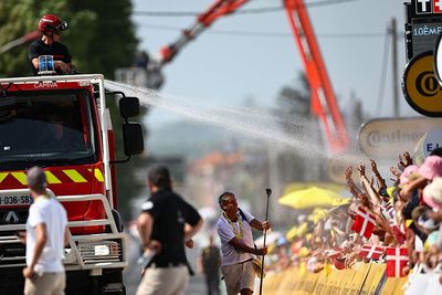 Climate researchers raise alarm over dangers of high heat during the Tour de France, so why aren't stages run earlier?