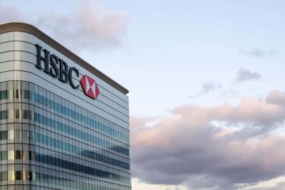 HSBC to meet £1.1bn cost savings target early after cutting back senior roles