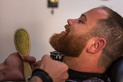 10 Beard Habits Men Picked Up This Year That Women Call Instant Icks