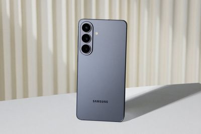 Samsung releases new S26 phone that other people can’t see