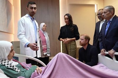 Harry and Meghan speak with Gaza teenage burn victim during humanitarian Jordan trip
