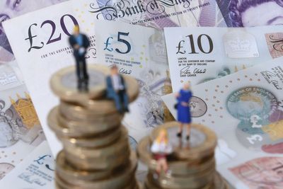 Fortysomething women ‘drove surge in female pension contributions in January’