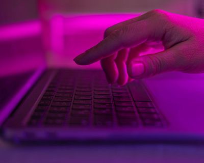 UK anti-slavery watchdog calls for overhaul of adult sexual services sites