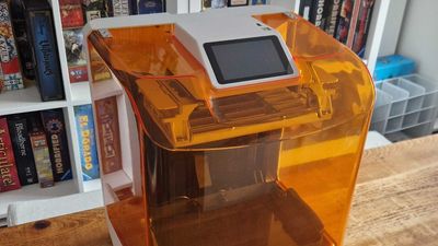 This is probably the best introduction to resin 3D printing I've seen, and it fixes a huge problem I have with the hobby