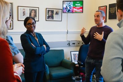 Martin Lewis meets Kemi Badenoch to discuss student loans as Starmer under pressure to U-turn on ‘unfair’ system