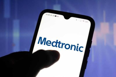 Is Medtronic Stock Underperforming the S&P 500?