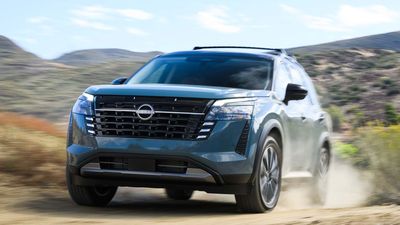 Nissan Will Sell Body-On-Frame Pathfinder Alongside Current Version: Report