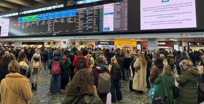 Adverts to return to Euston station departures board