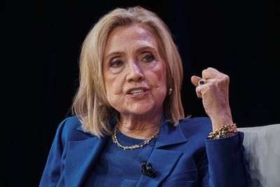 Hillary Clinton deposition thrown into chaos by ‘leaked photo’ sent to podcaster