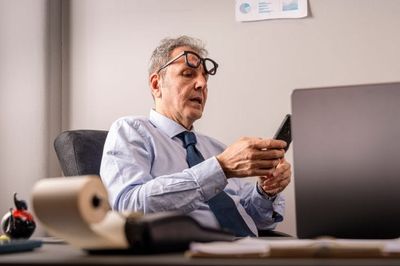 4%+ Savings Rates Are Back — But Some Offers Come With FDIC Fine Print Seniors Miss