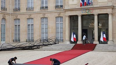 Three French men stand trial for Elysée presidential palace tableware theft