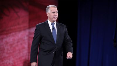 ‘Doesn’t make sense’: GOP senator slams the use of ‘businessmen’ Kushner and Witkoff for peace talks