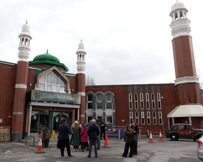 Man who entered Manchester mosque with axe also took zip ties and balaclava, court hears