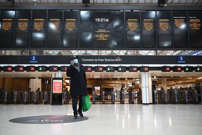 Two London railway stations to close for 22 days this summer