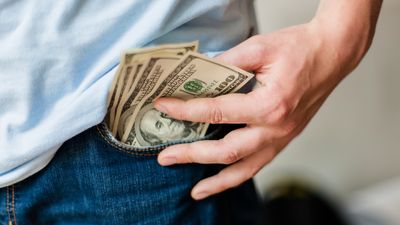 5 Money-Saving Rules From a ‘De-Influencer’ To Correct Impulse Buying Habits